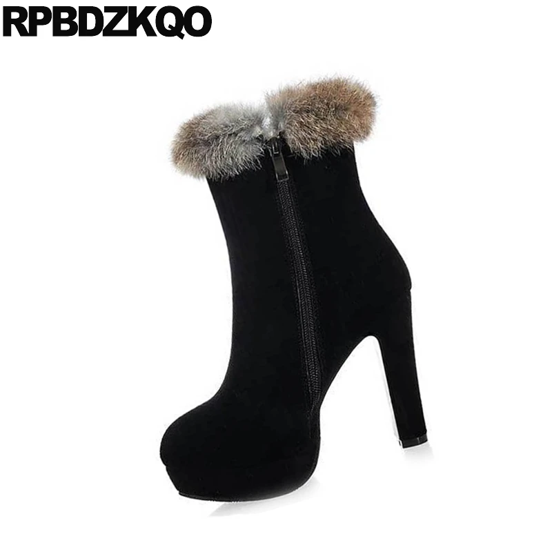 Женские ботинки с мехом черные ботильоны на высоком массивном каблуке роскошные