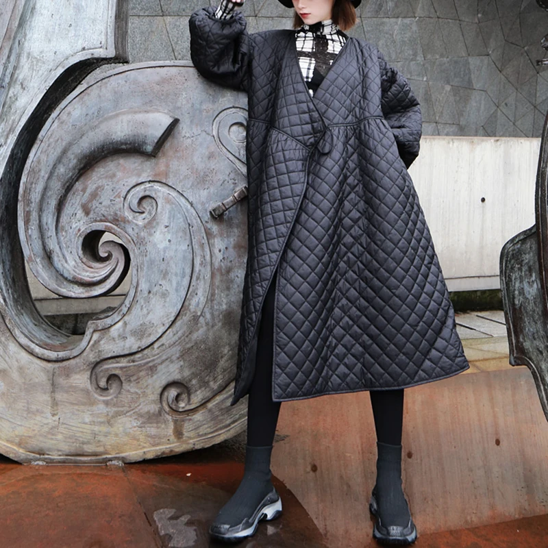 TWOTWINSTYLE Argyle хлопковое пальто женское фонарь с длинным рукавом на шнуровке с высокой талией Длинная женская верхняя одежда корейская винтажная мода