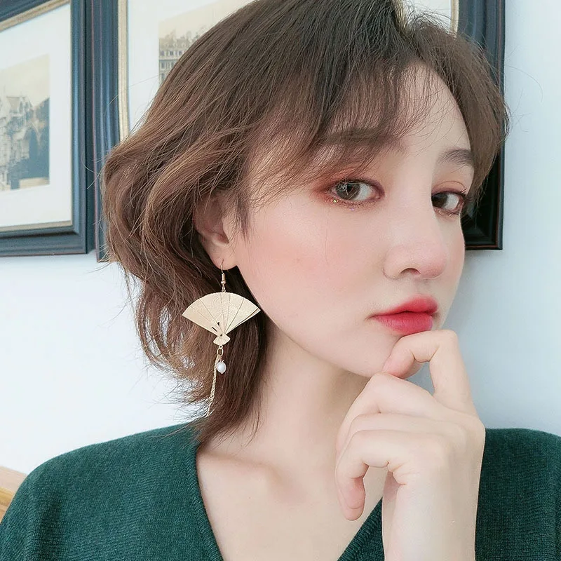Новинка 2019 складные висячие серьги в винтажном стиле Корейском с длинными