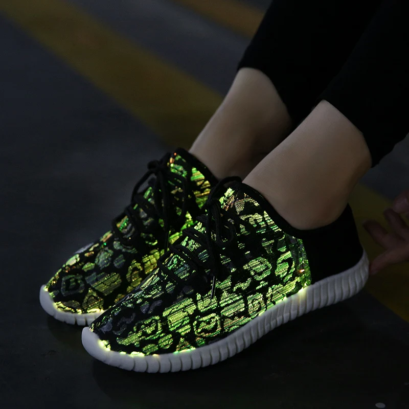 Лето 2019 обувь Для мужчин светодиодный свет дышащая USB Зарядное устройство