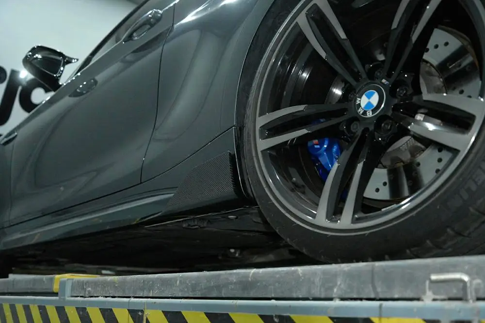 Боковые разветвители из углеродного волокна/ФАП Cupwings для BMW F87 M2 2 серии Base Coupe