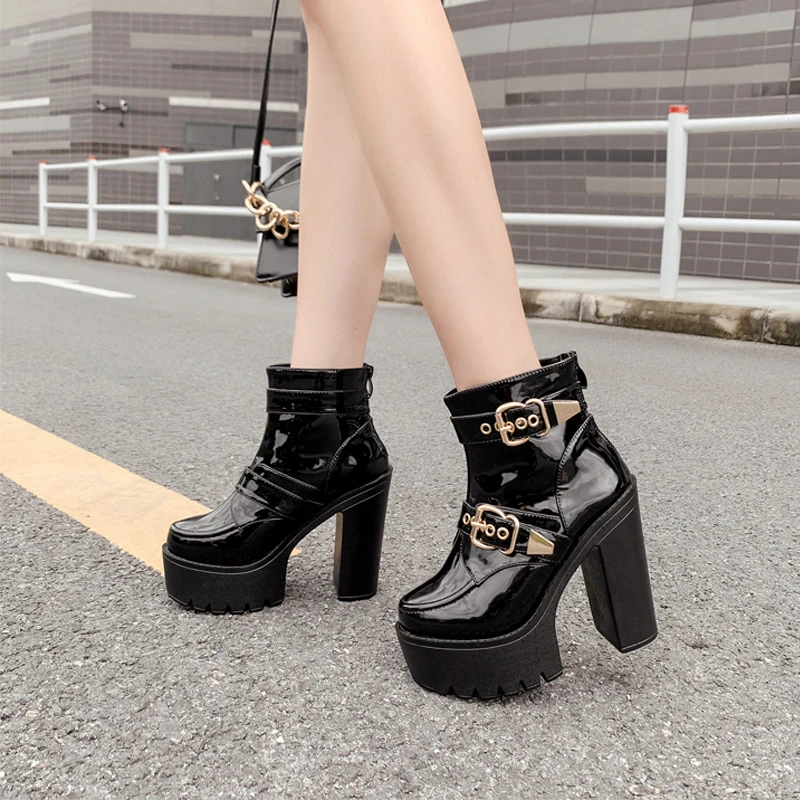 

NIUFUNI Fashion Black Platform Boots Women Thick High Heel Ankle Boots Platform Buckles Autumn Shoes Woman Patent Leather Botas