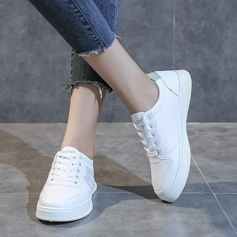 Женские мокасины из мягкой ПУ кожи на шнуровке с вулканизированной