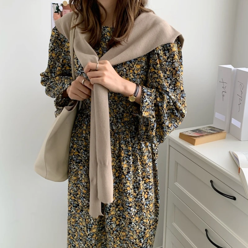 

Autumn And Winter Women's All-Match Chiffon Floral Dress Dquare Neck Temperament Skirt (Not Including Shawl)