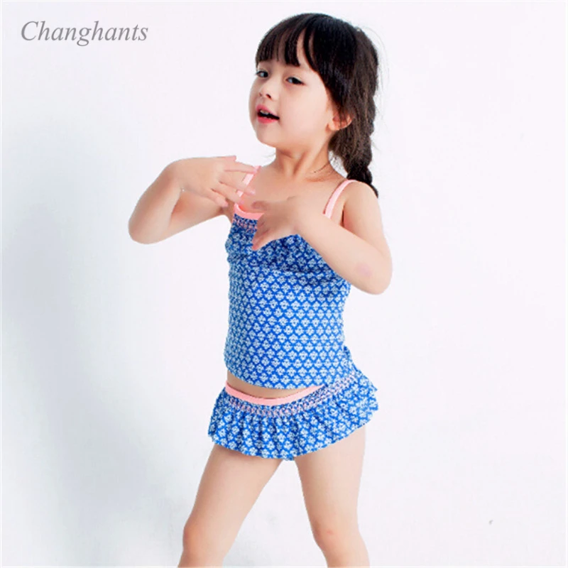 Купальный костюм для девочек из 2 предметов синий с геометрическим рисунком