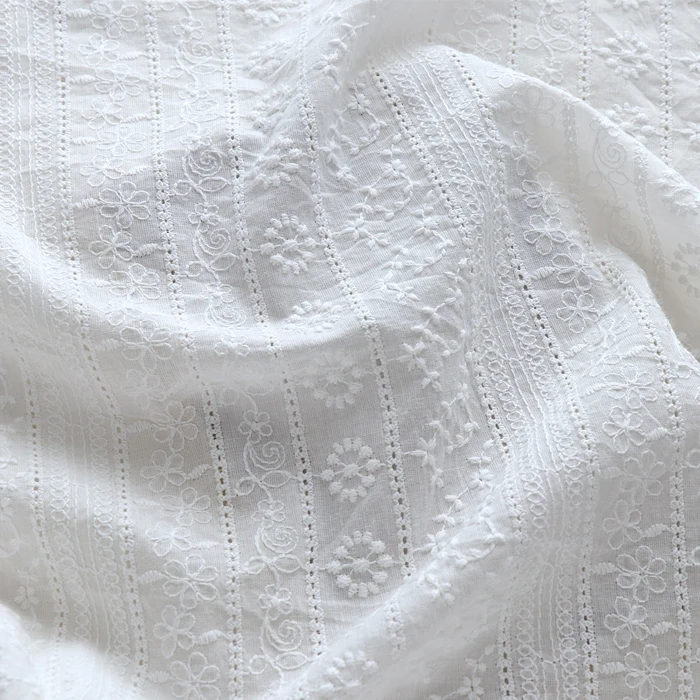 125cm wide 0.5meter/lot Soft and Thin White Embroidery 100% Pure Cotton Cloth Fabric Baby Material / Curtain / Clothes X253
