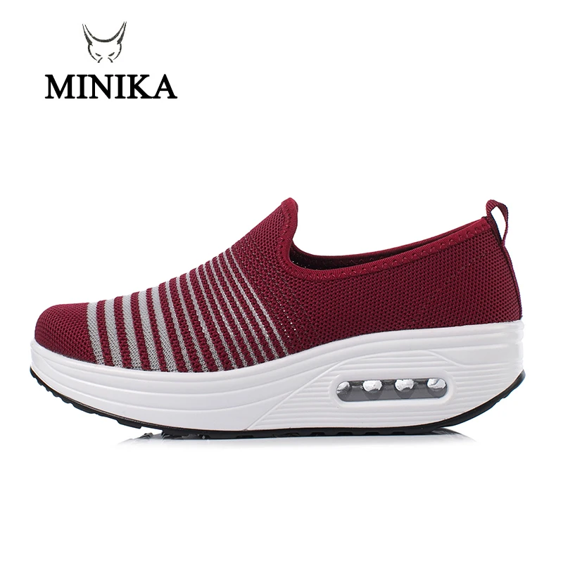 

Женские кроссовки на платформе 4,5 см, без шнуровки