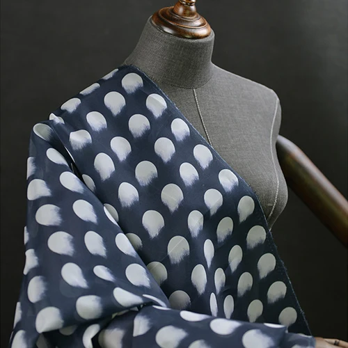 Большой размер серый узор в горошек дизайн чистый шелк органза Ткань 13 momme SOZ125 |