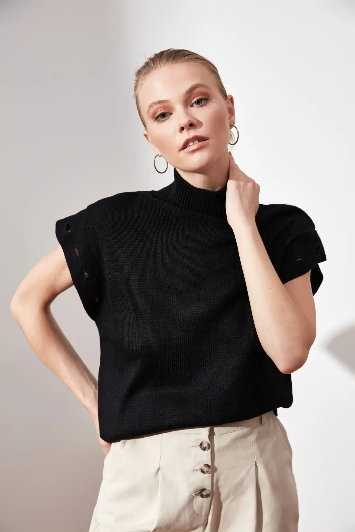

Trendyol Dual-Use Knitwear Sweater TWOAW21KZ0042