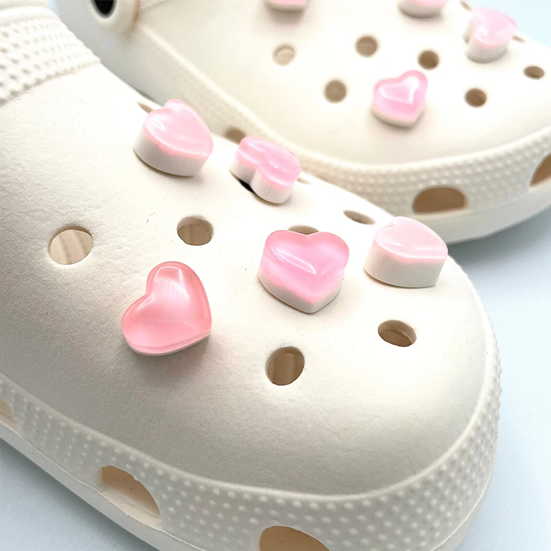 3D Pink Love Resin JIBZ Designer Shoe Charm Shoe Jewelry Gift To Girlfriend DIY Decoration For Croc Clog Shoe Buckle Accessories