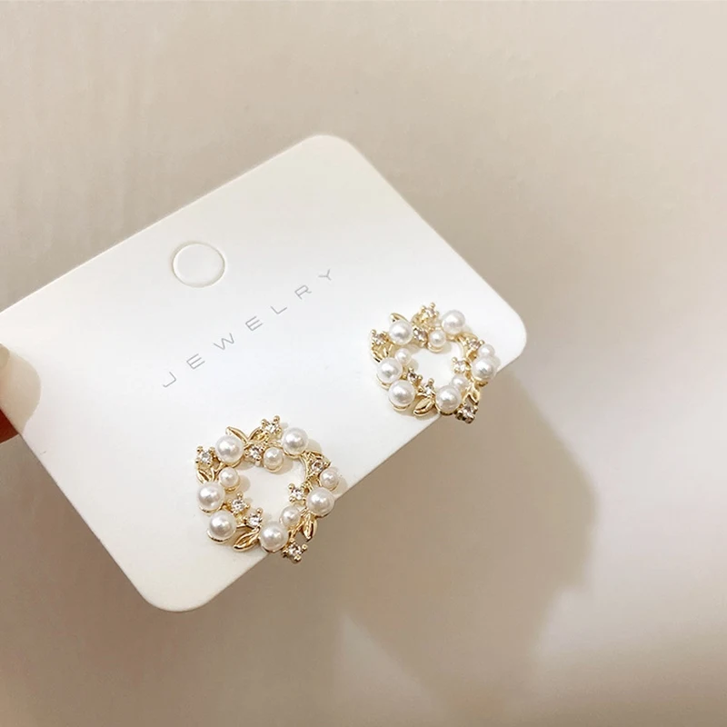 

Korean New Elegant Hollow Pearl Round Flower Sweet Pearl Stud Earrings For Women Girl Daily Accessories