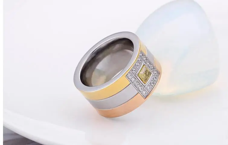 Роскошное обручальное кольцо золотистого цвета с большим размером 12 мм