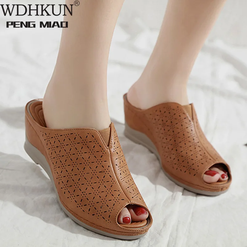 

Женские сандалии на танкетке 5 см, повседневные босоножки в римском стиле, мягкая обувь на танкетке, большие размеры, A2116, лето 2020