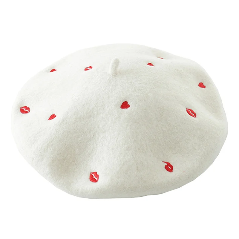 Женский шерстяной берет с вышивкой в виде губ и сердец во французском стиле |