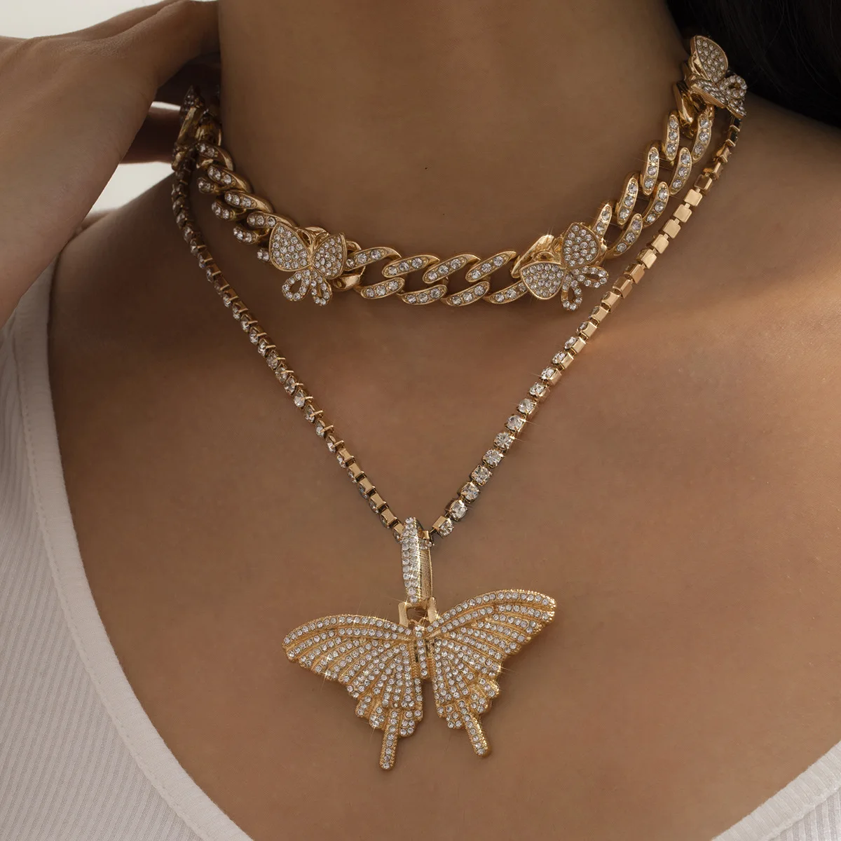 

Fashion Retro Exaggerated Butterfly Pendant Chain Necklace Exquisite Shining Rhinestone Cuba Chain Hip Hop Women's Jewelry