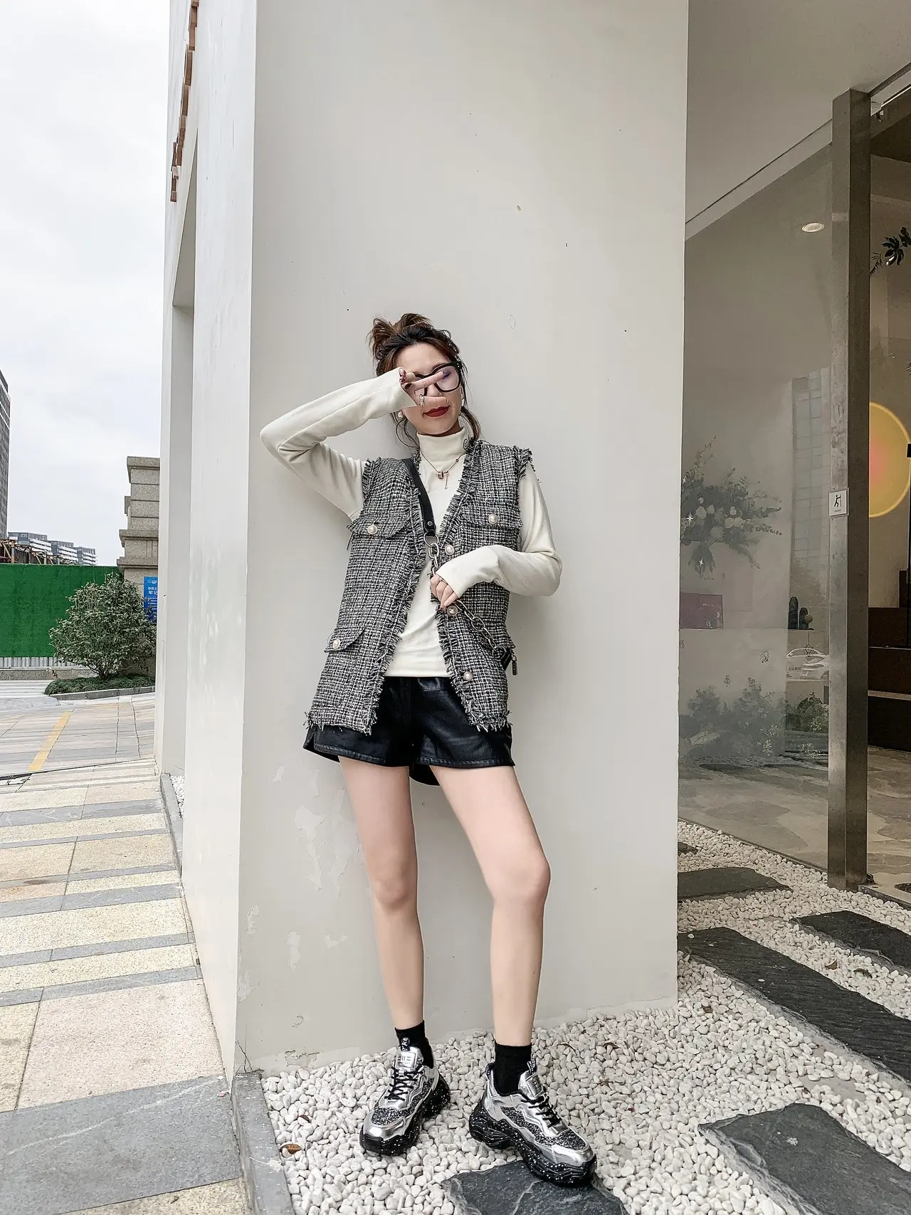 

BRKWLYZ Mix Color Lady Do Old Sneakers Shoe Lace Up Crystal Thick Bottom Genuine Leather Lace Patchwork Fashionable Shoe