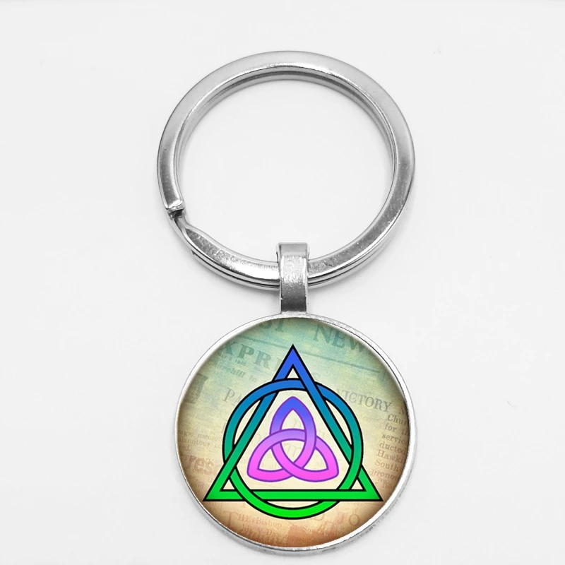 Креативный брелок ручной работы в стиле бохо с геометрическим логотипом