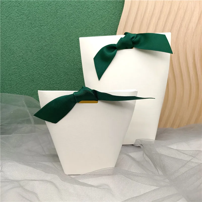 

10/30/100pcs Large Size White Cardboard Gift Bags For Wedding Pack Of Dragees Brown Ribbon Sweets Packing Candy Boxes Wholesale