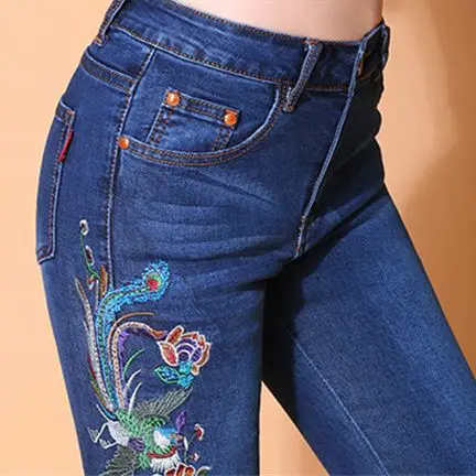 Весенние джинсы в этническом стиле с высокой талией и вышивкой женские