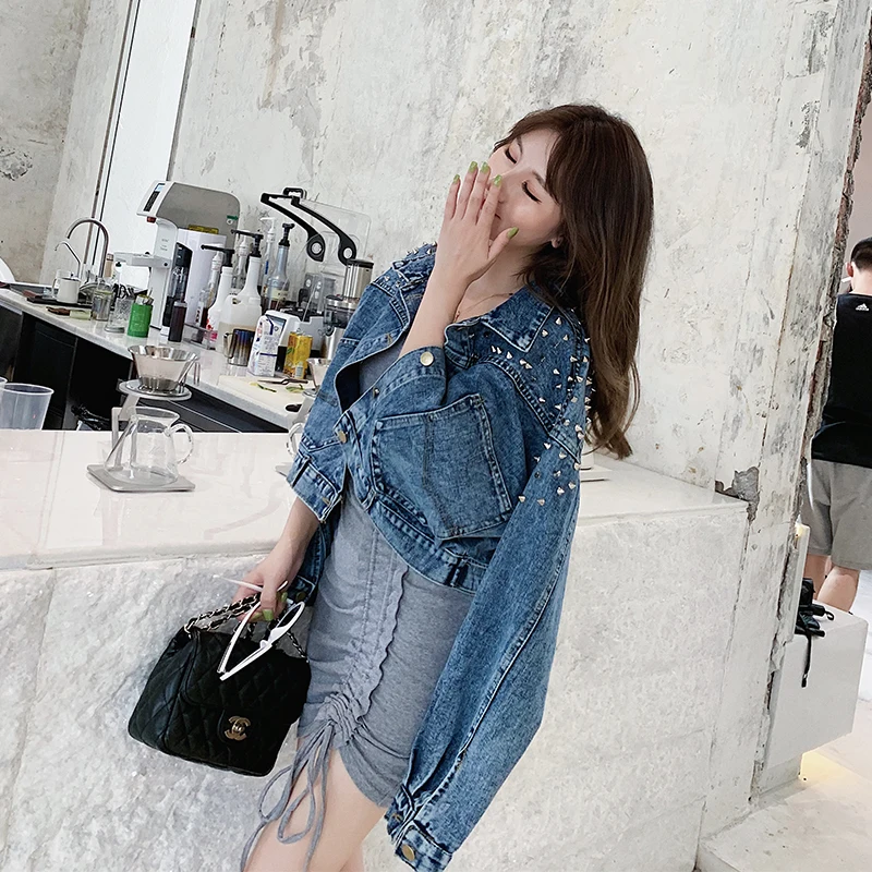 Женская короткая джинсовая куртка с рукавом летучая мышь |