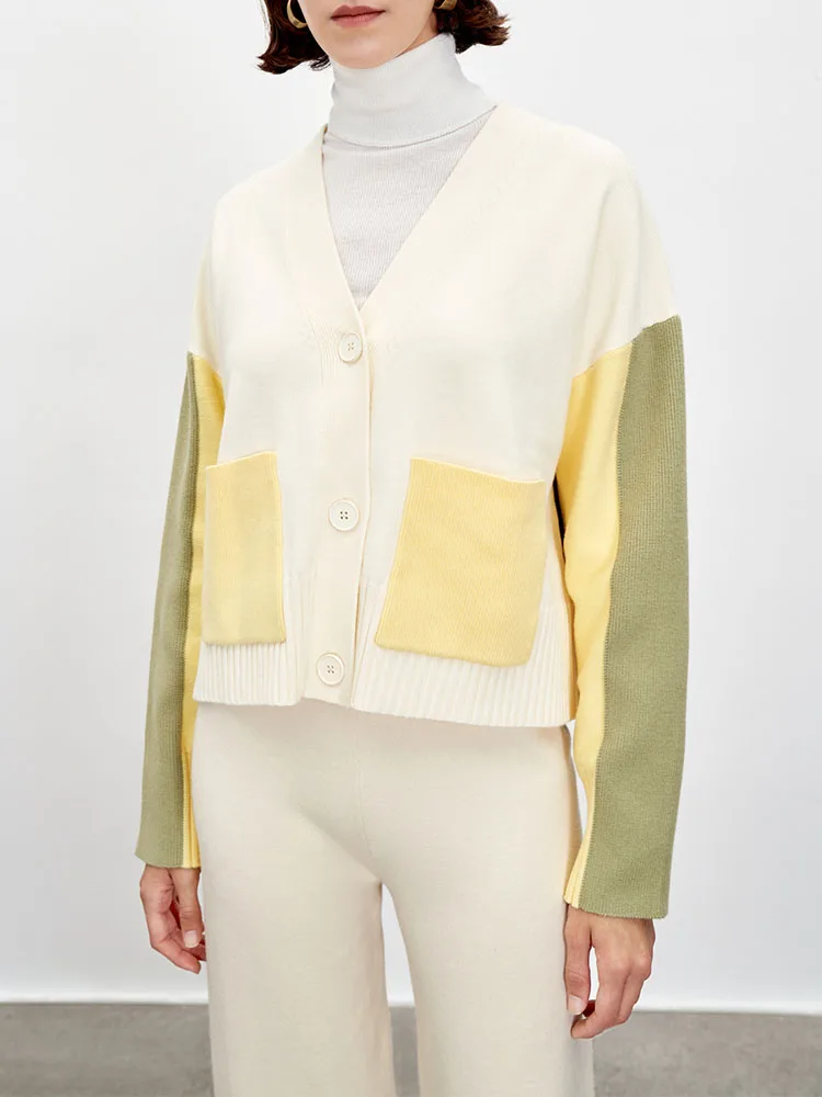 

2021 autumn new product female temperament sweet V-neck lazy color matching loose casual pocket knitted cardigan jacket