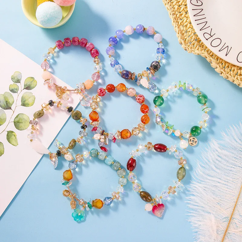 Женский браслет с кристаллами из натурального камня в богемном стиле