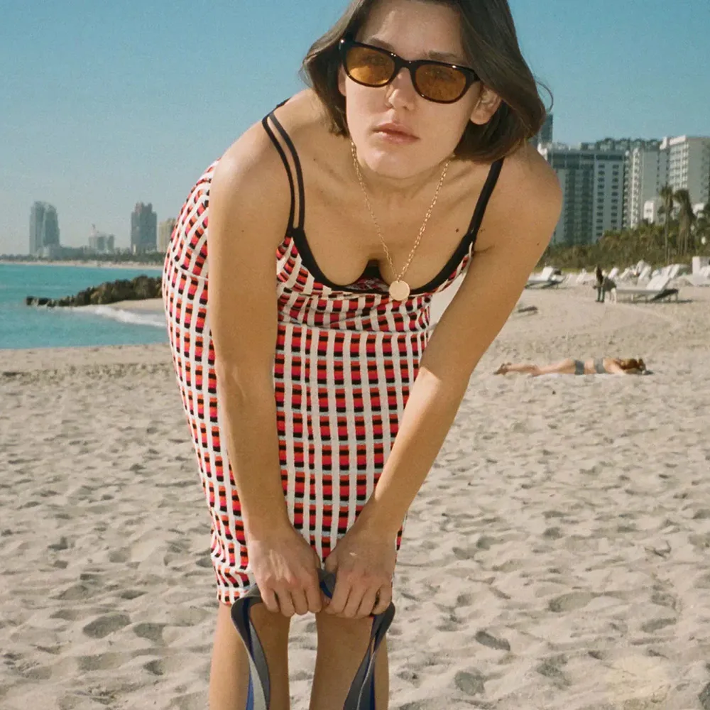 

Summer Vintage Plaid V Neck Spaghetti Strap Wrap Mini Dresses Sexy Backless Sleeveless Straight Bodycon Vestido with Button 2021