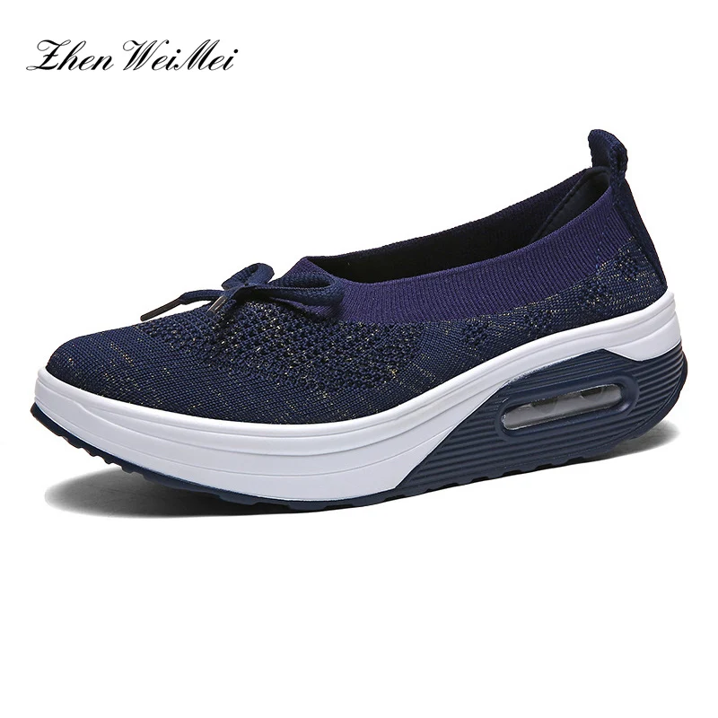 Новинка Женская теннисная обувь женская спортивная на танкетке удобные