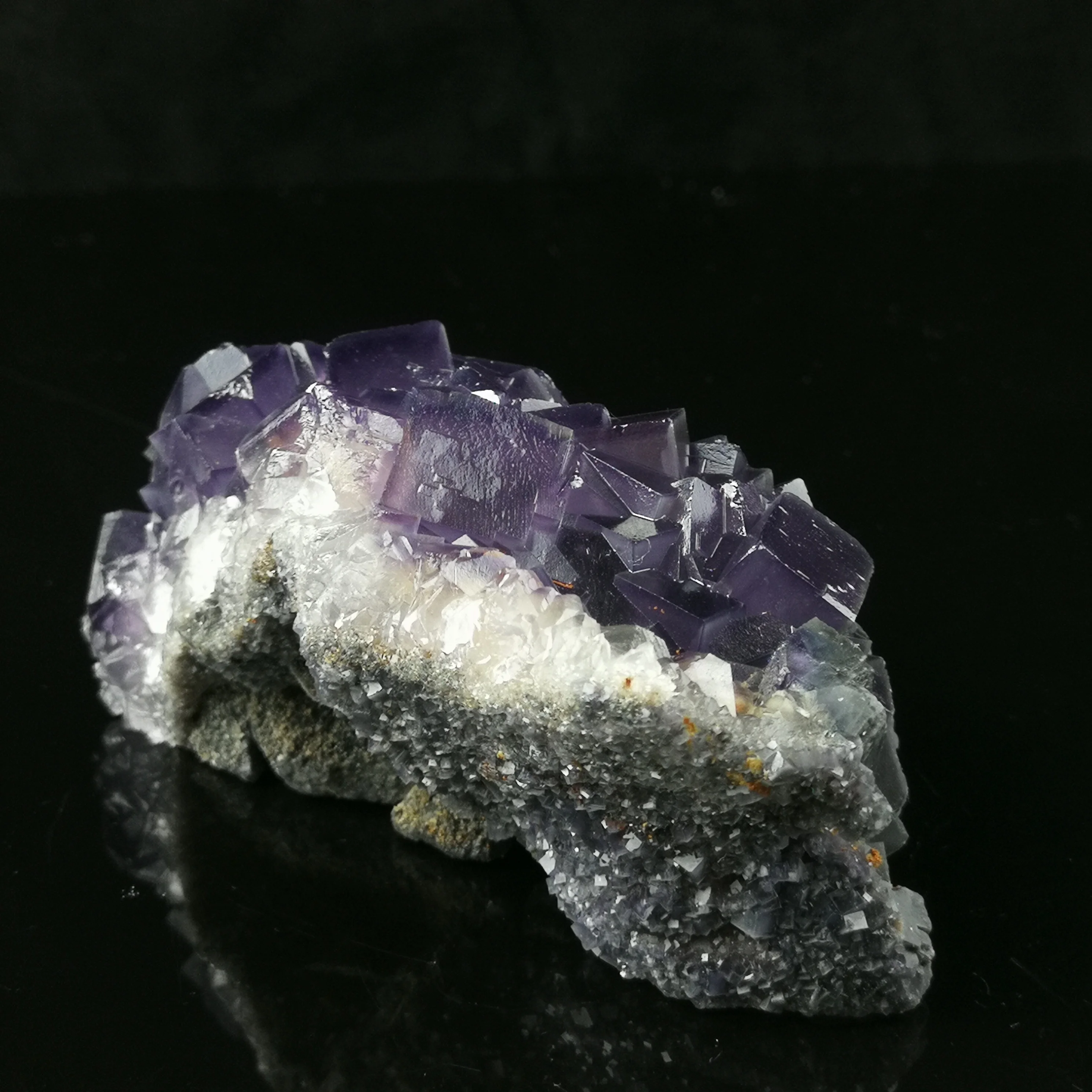 

224.5gNatural purple square fluorite mineral specimens, furniture and ornaments