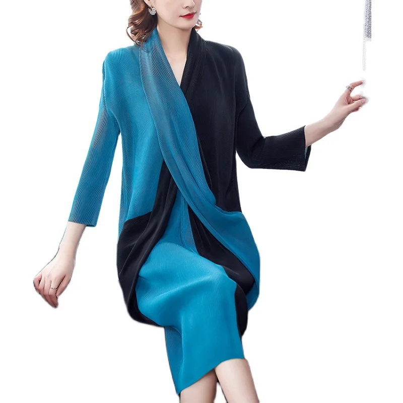 

COIGARSAM Women dress Pleated Panelled V-Neck Dresses Gray Red Peacock Blue Fruit Green 0868