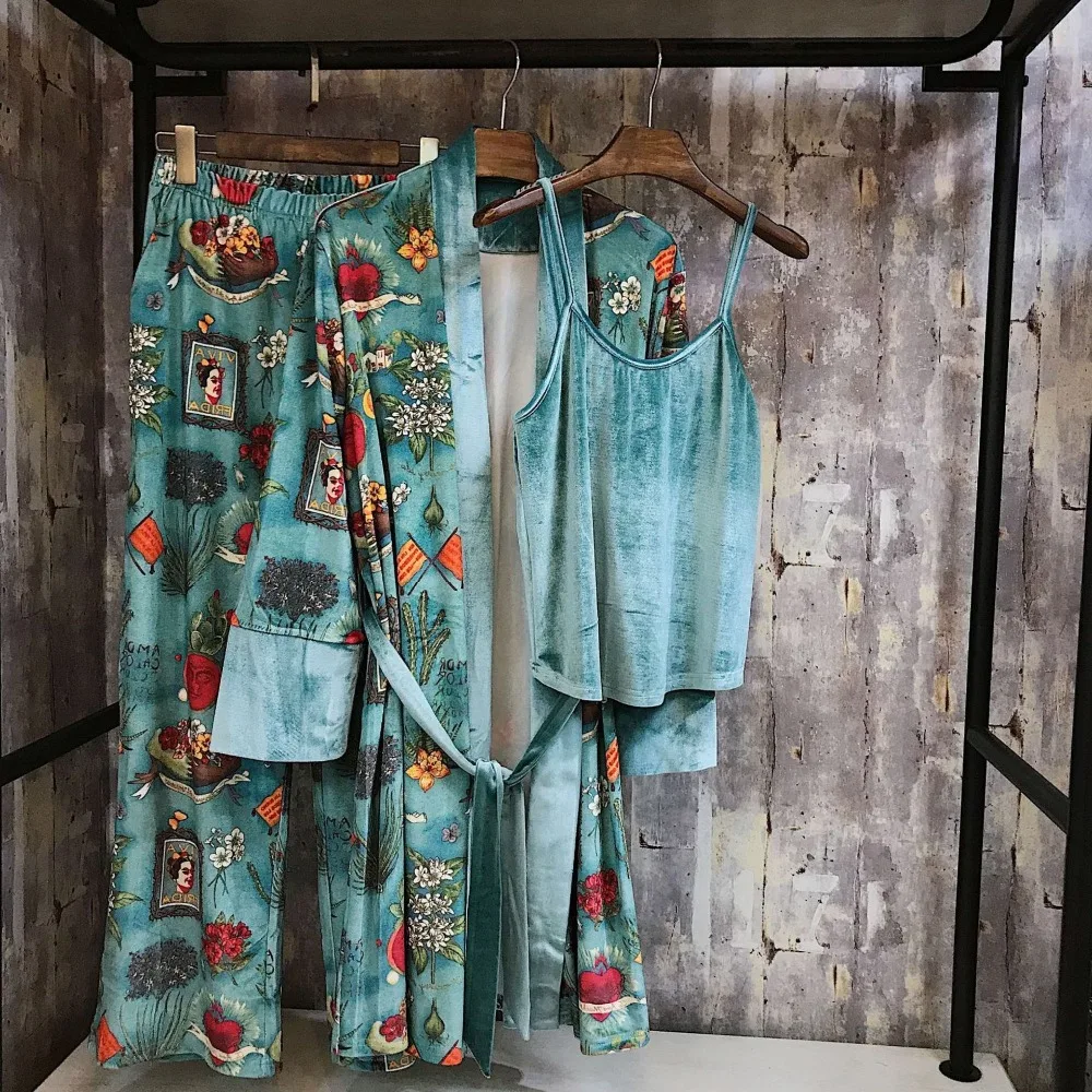 

3PCS Fashion Autumn New Oil Painting Printing Velvet Women Pajama Sets Winter Vintage Fashion Robe Sets Elegant Female Nightwear