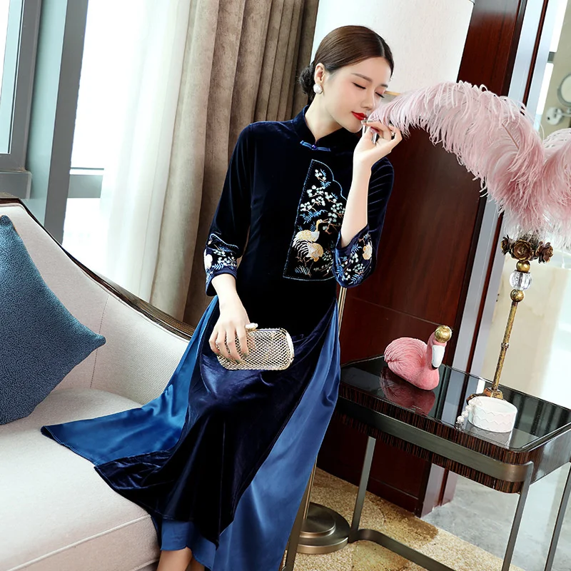 

2020 autumn and winter women's clothing Chinese style embroidery cut velvet cheongsam improved Audrey fake two-piece dress 99068
