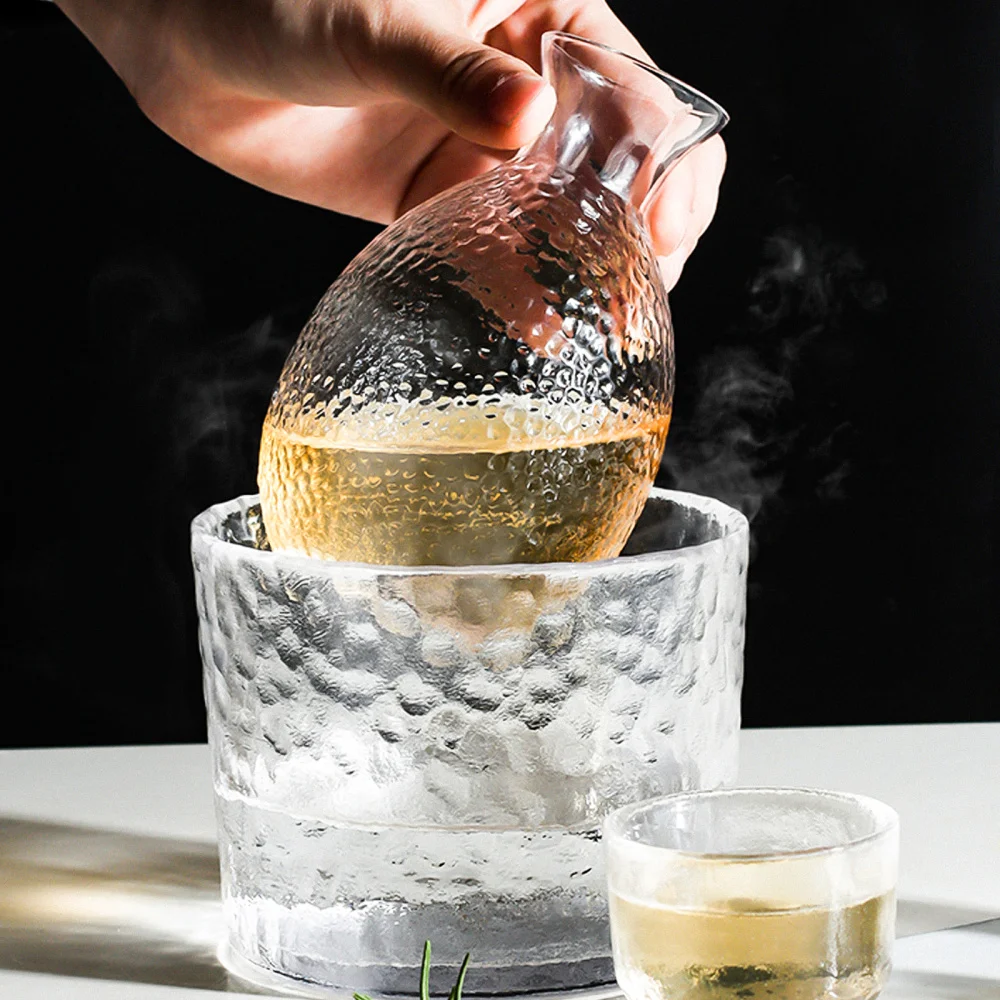 

1 Set of Japanese Sake Decanter Ice Container Usable Summer Winter Transparent