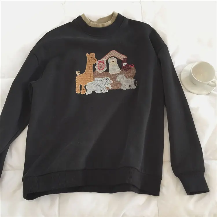 

Autumn and winter Vintage loose cartoon embroidered double collar with plush and thickened round neck