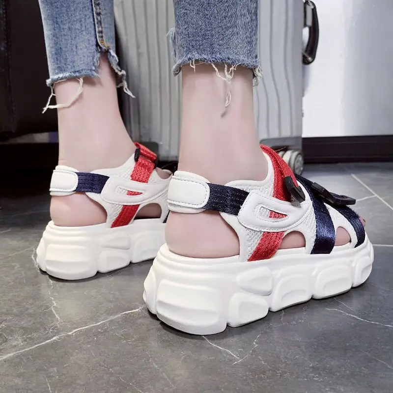 

2021 New Roman Sandals Female Fairy Style Wild Platform Platform Shoes Women's Super Fire Beach Shoes