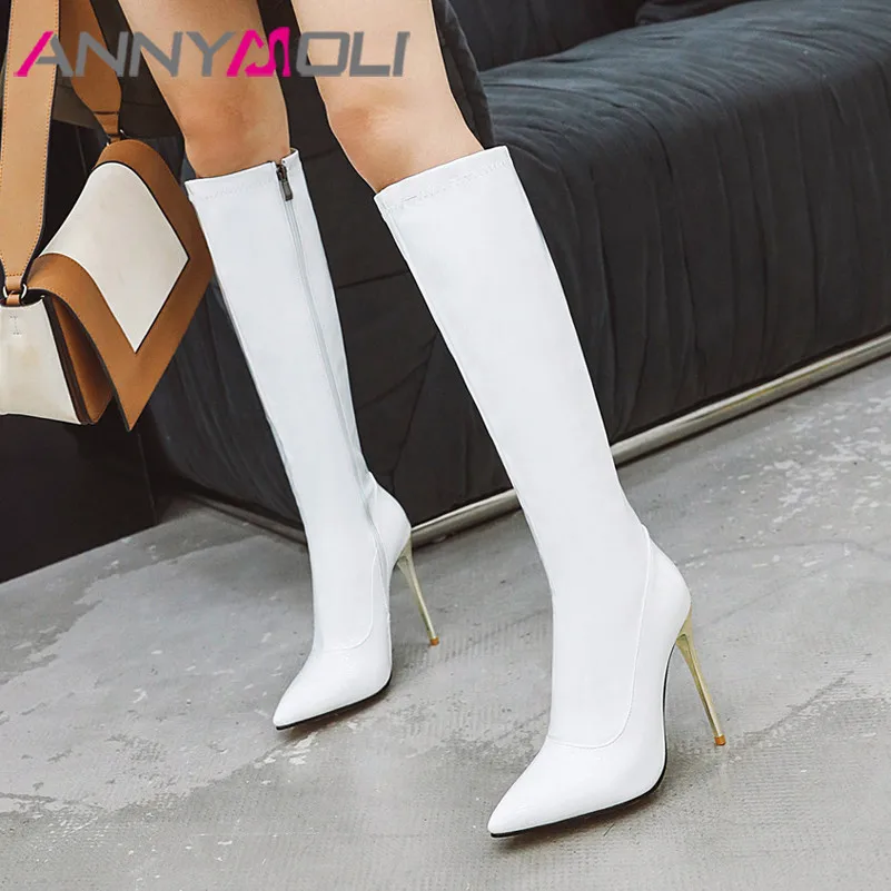 Женские сапоги до колена из лакированной кожи на молнии тонком каблуке большие