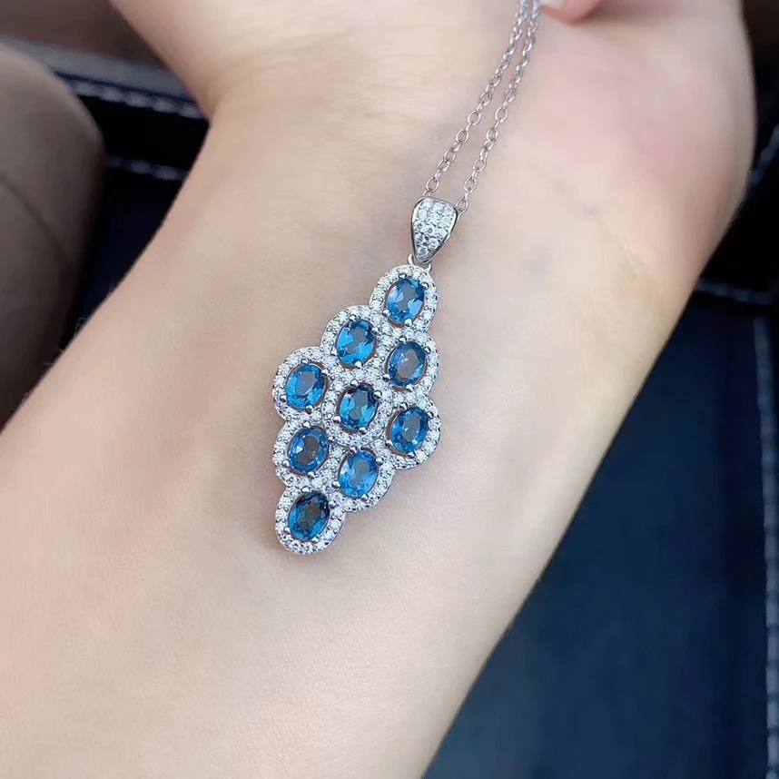 

Цепочка женская из серебра 925 пробы с натуральным топазом