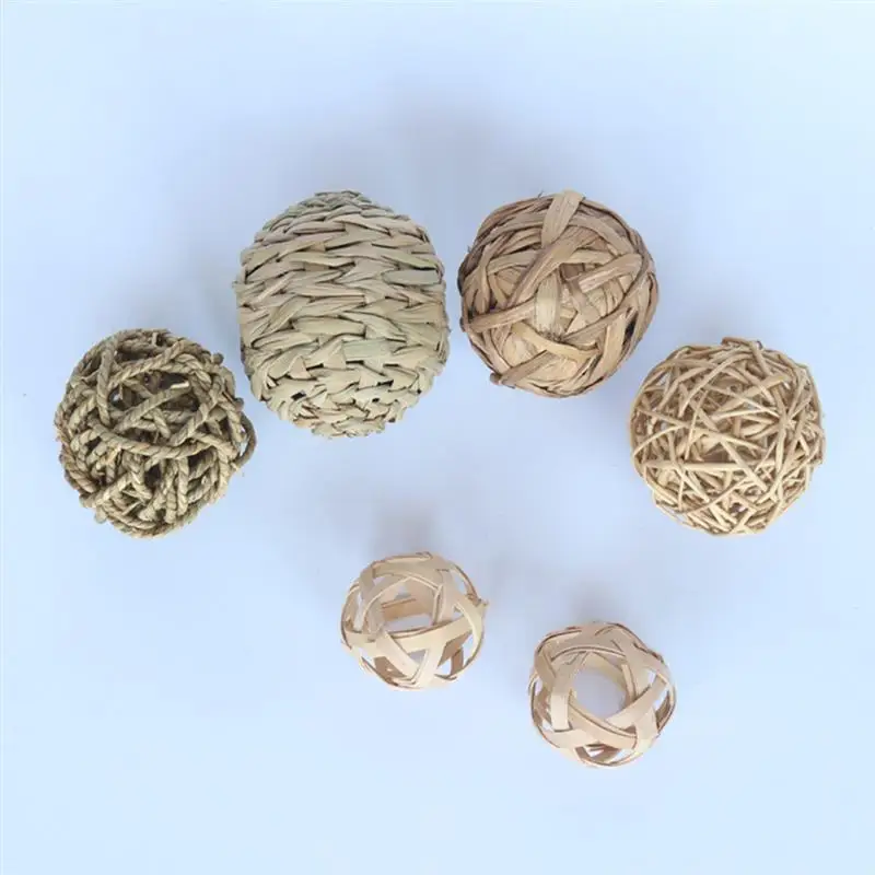 Для небольшого животного хомяка покрывается катышками интерактивный кролик шар