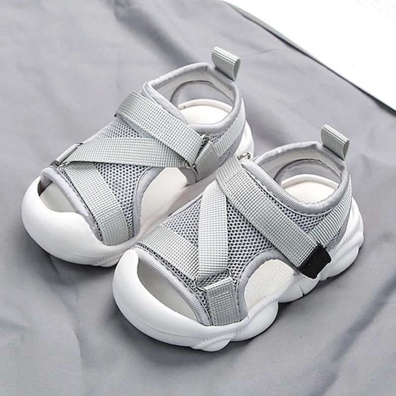 

Мягкие детские кроссовки, новинка 2022, детская обувь для бега, сандалии для девочек и мальчиков, однотонная повседневсветильник пляжная обувь на липучке