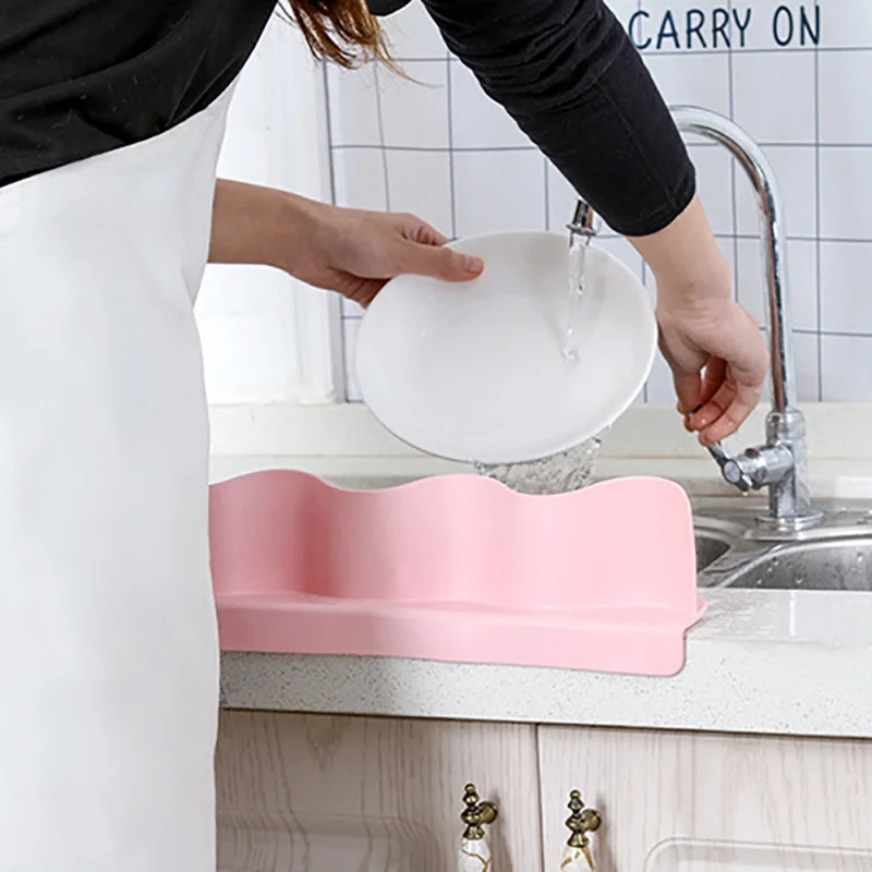 

Household Kitchen Suction Cup Splash Guard TPE Practical Durable Dishwashing Water Baffle Kitchen Tool