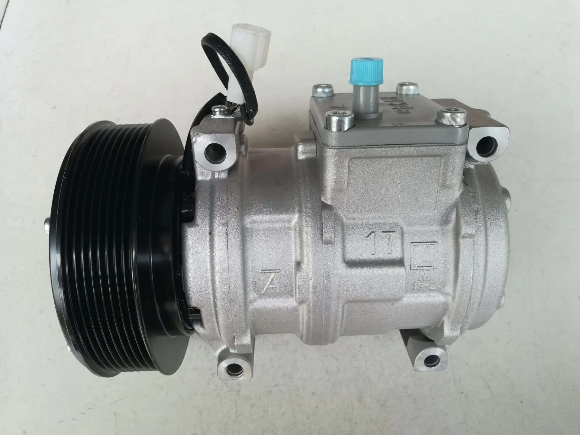 

ac compressor OE RE69716 SE501462 fit for John Deere Tractor 10PA17C TY6764 TY24304 AN221429 447170-9490 4472004930 CO 22030C