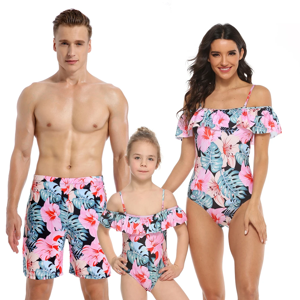 Комплект бикини для мамы и дочки с оборками цветочным принтом одинаковый