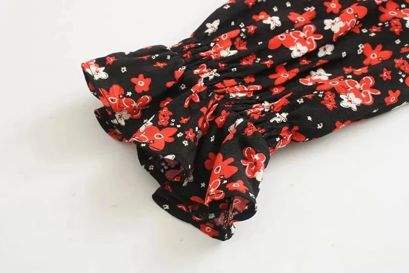 Зимнее красное платье с цветочным принтом и длинным рукавом женское