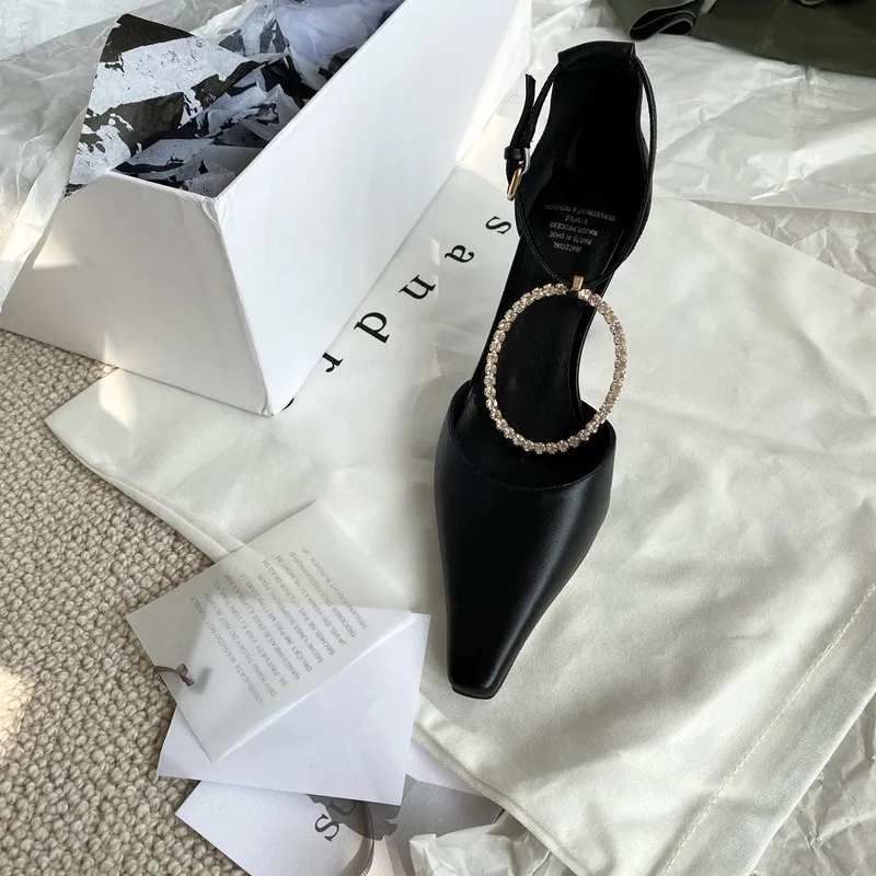 

Women's Shoes
