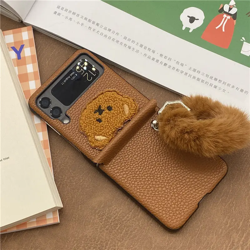 

For Samsung Galaxy Z Flip 3 Case F7110 Case Cute Bear Foldable Screen Protective Case Autumn and Winter Plush Portable