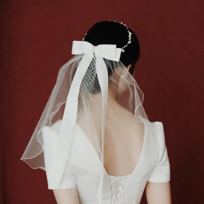 Фата свадебная женская с бантом и зажимом для волос Тюлевая белой лентой