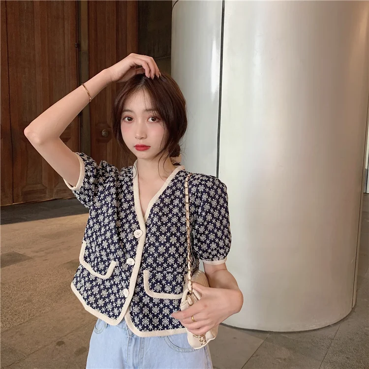 

New Chic Scheming Vintage Crocheted Cardigan Three Buttons Short V-neck Shirt for Women