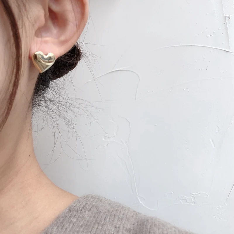 

MENGJIQIAO New Fashion Metal Hollow Heart Sweet Stud Earrings For Women Students Geometric Simple Bijoux Brincos Jewelry Gifts