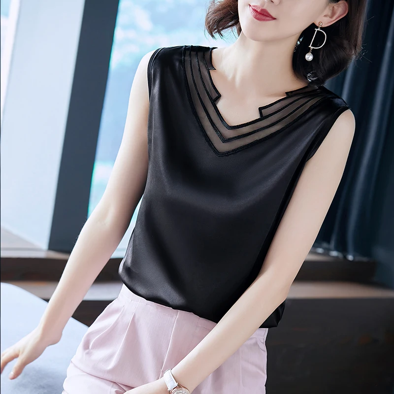 

Silk top with V-neck, loose fitting, satin sleeveless blouse, summer suspender vest