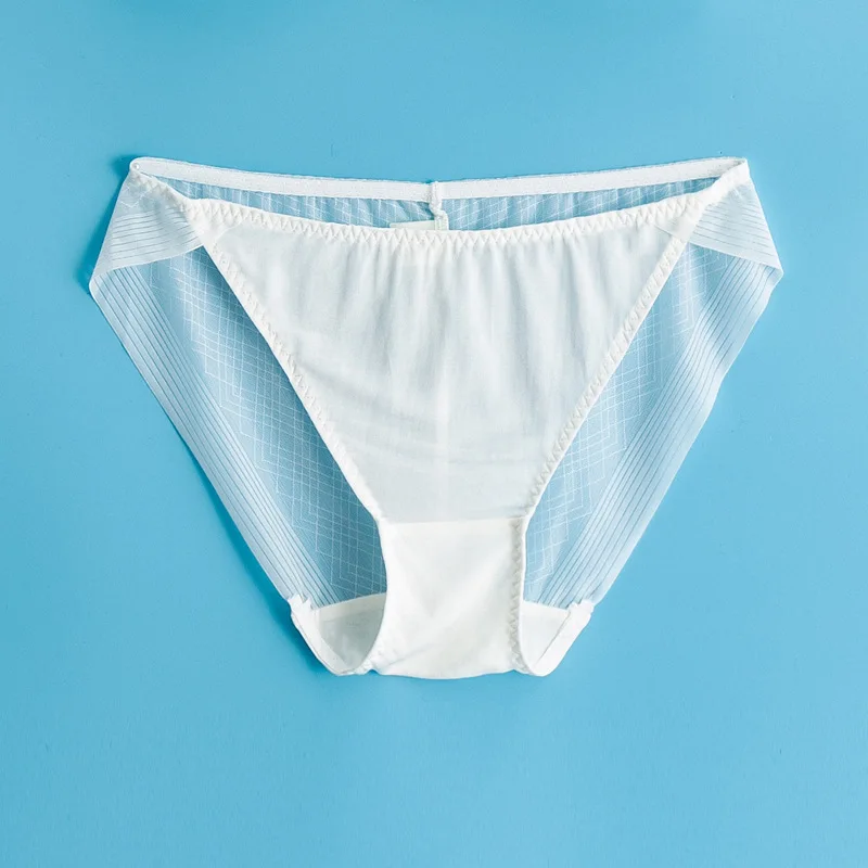 

100% silk inside, low-rise lady briefs, women seamless silk underwear,breathable skin-friendly girl shorts, soft body fit brief